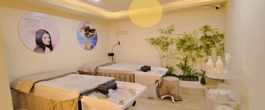 跨行开养发馆怎么样？看看头疗养发馆加盟十大品牌，百莲凯提供完整开店方案！